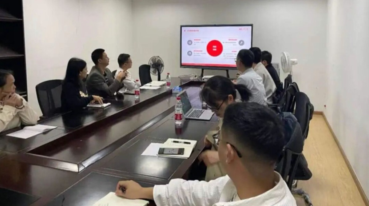 当AI闯进传统行业:干了十几年的老师傅,不如AI懂生意?(新浪财经报道配图)